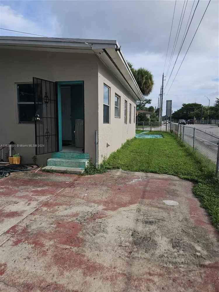 Single-family house For Sale in 1195, Northwest 48th Street, Miami, Florida