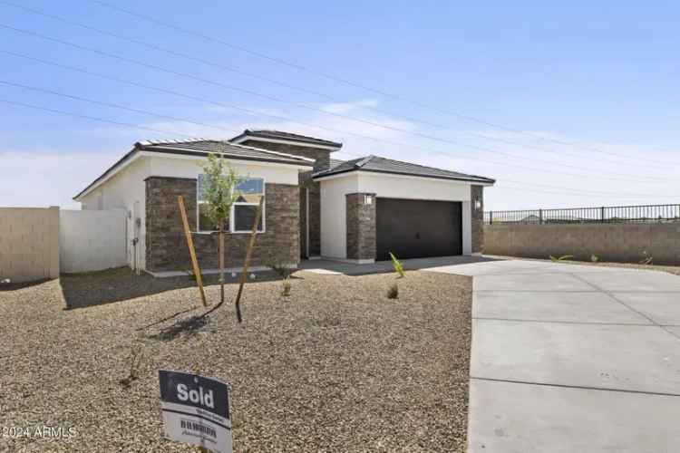 Single-family house For Sale in 1643, South 239th Drive, Buckeye, Arizona