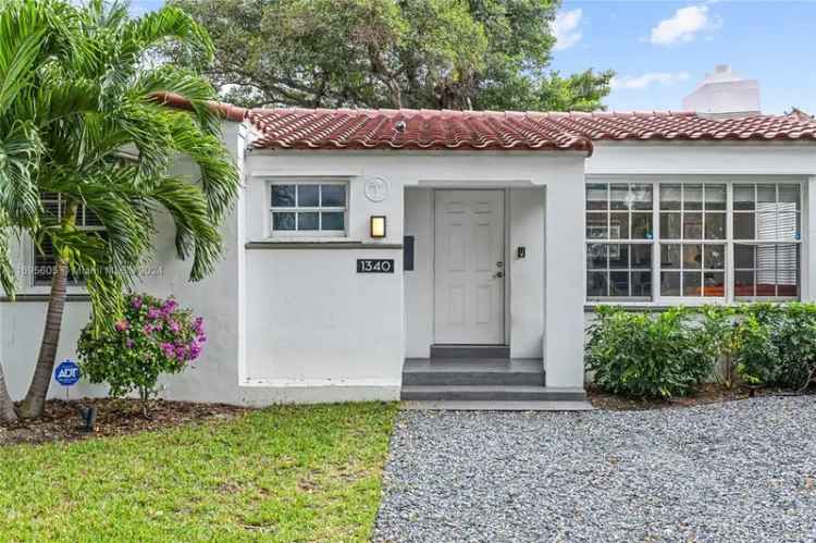 Single-family house For Sale in 1340, Normandy Drive, Miami Beach, Florida