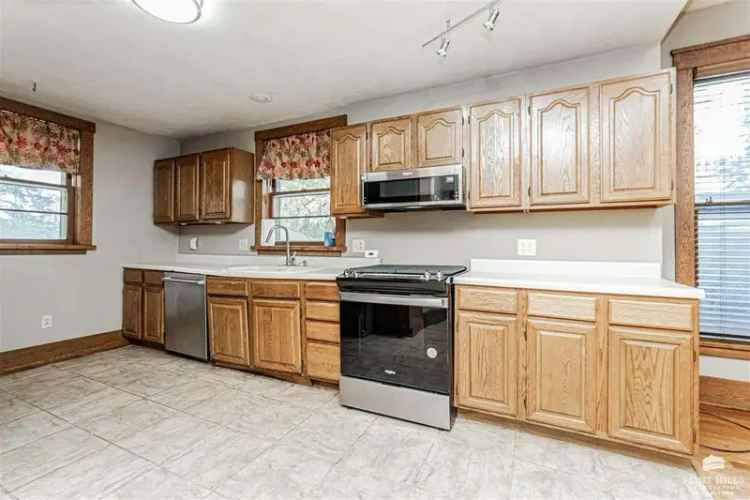 Single-family house For Sale in 110, Northeast 10th Street, Abilene, Kansas