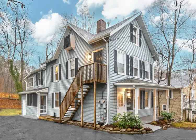 Multi-family house For Sale in 115, Wilton Road, Westport, Connecticut