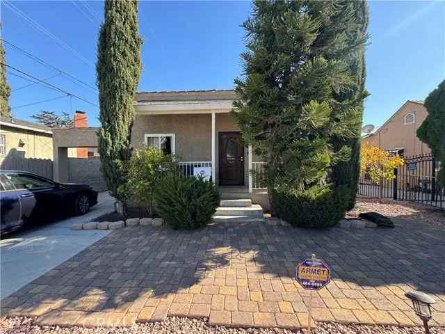 Single-family house For Sale in Glendale, California