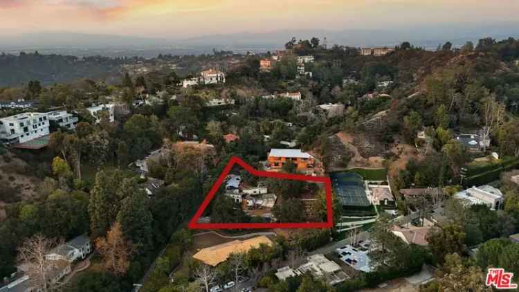 Land For Sale in 2320, Bowmont Drive, Los Angeles, California