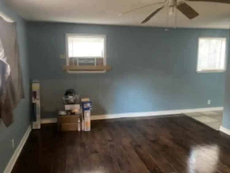 Single-family house For Sale in Mobile, Alabama