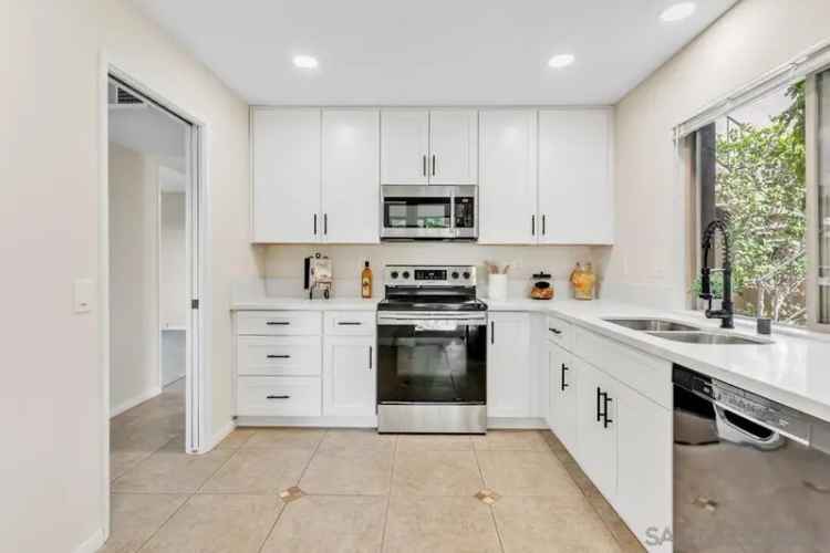 Single-family house For Sale in 17440, Plaza Dolores, San Diego, California