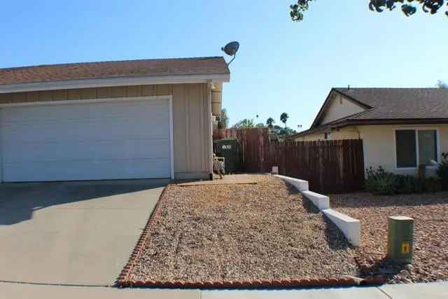 Single-family house For Sale in 729, Kimball Street, Escondido, California