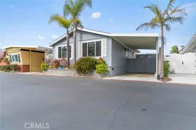 Single-family house For Sale in 129, Liberty, Newport Beach, California