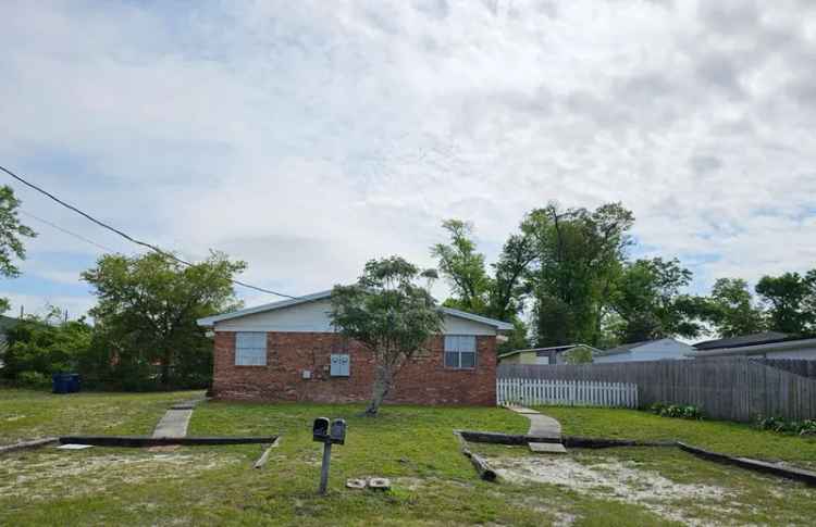 Single-family house For Sale in 1408, Clay Avenue, Panama City, Florida