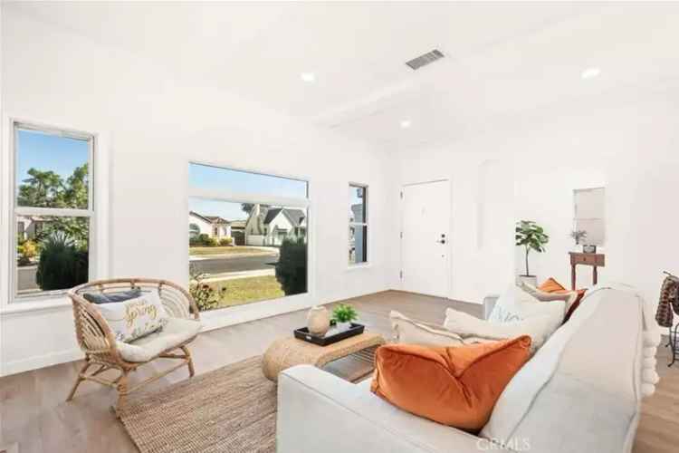 Single-family house For Sale in 2148, West 84th Street, Los Angeles, California