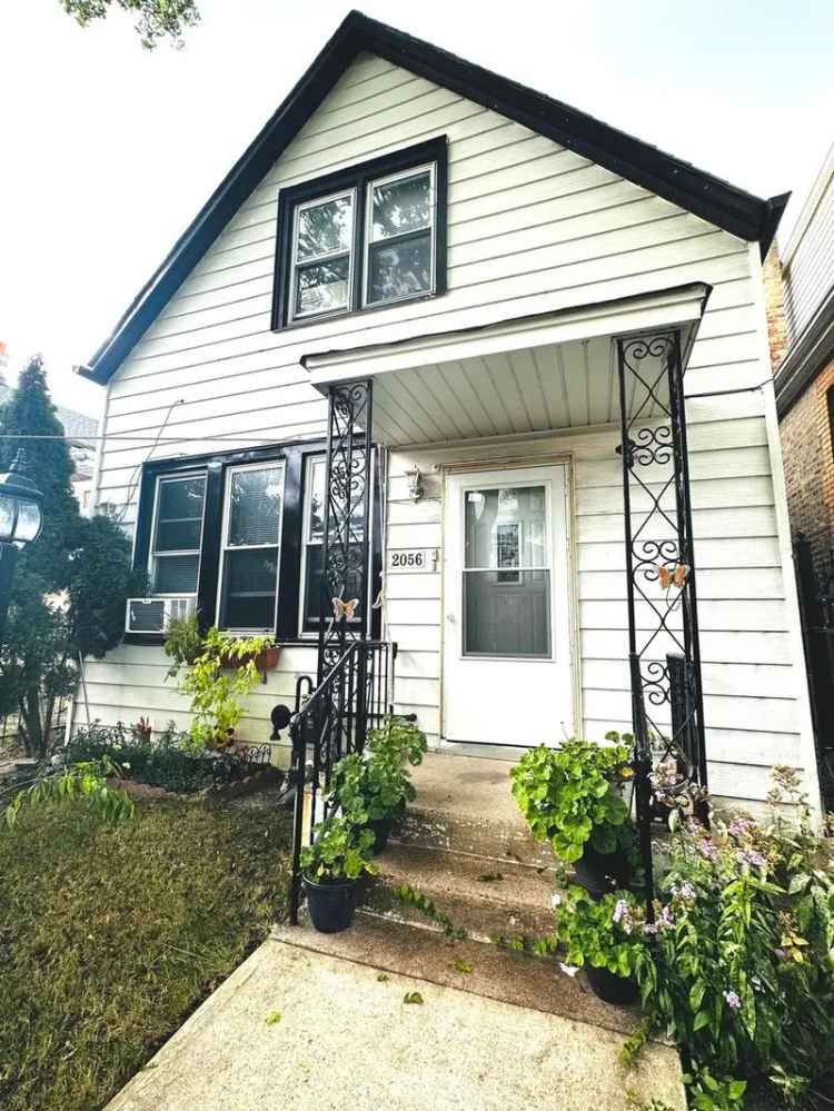 Single-family house For Sale in 2056, North Lockwood Avenue, Chicago, Illinois