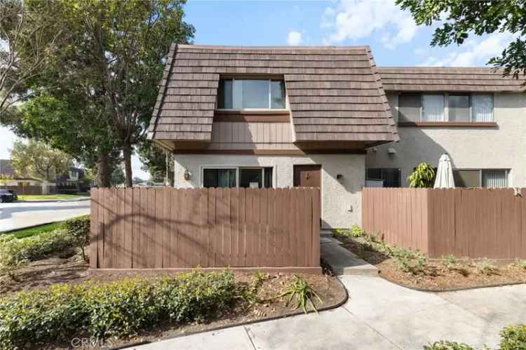 Condo For Sale in 2821, East Jackson Avenue, Anaheim, California