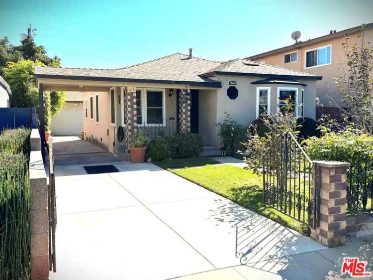 Single-family house For Sale in Los Angeles, California