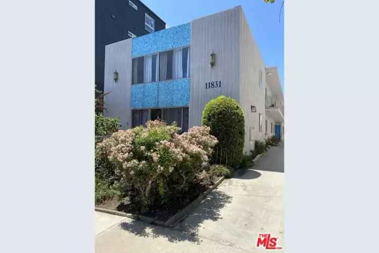 Multi-family house For Sale in 11831, Mayfield Avenue, Los Angeles, California