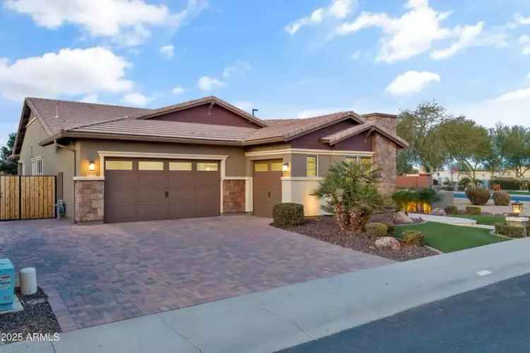 Single-family house For Sale in 3560, East Ironside Lane, Gilbert, Arizona