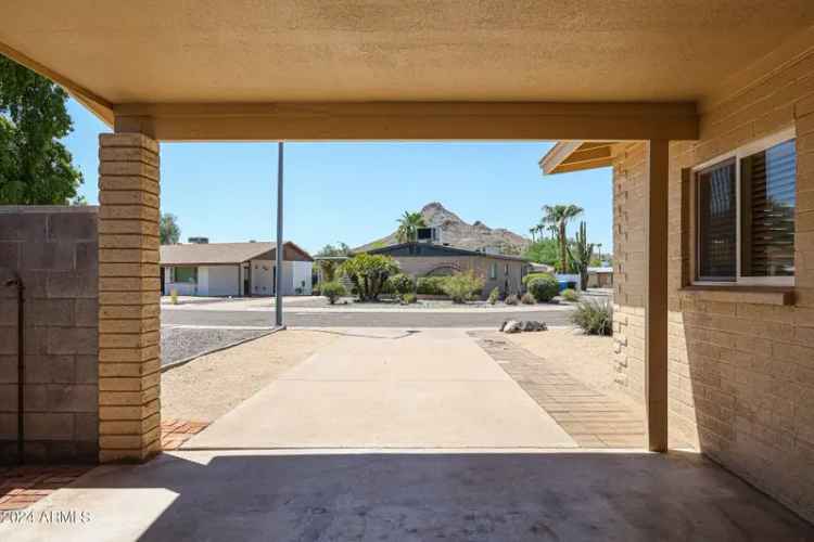 Single-family house For Sale in 2316, East Betty Elyse Lane, Phoenix, Arizona