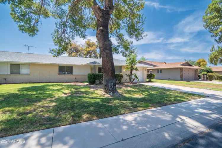 Single-family house For Sale in 15630, North Lakeforest Drive, Sun City, Arizona