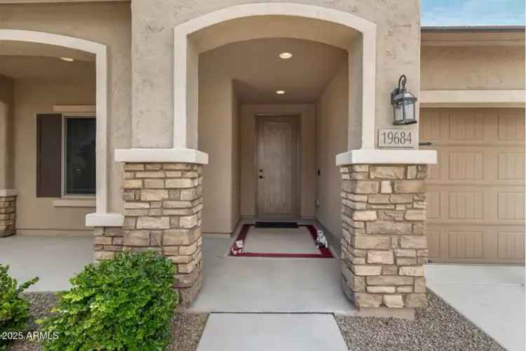 Single-family house For Sale in 19684, North 260th Avenue, Buckeye, Arizona