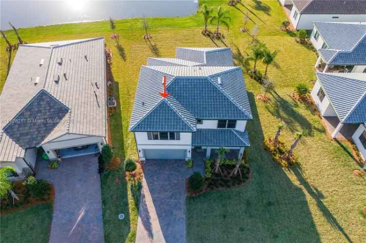 Single-family house For Sale in Port Saint Lucie, Florida