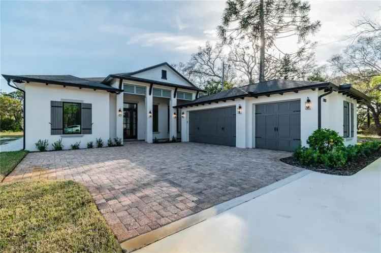 Single-family house For Sale in Clearwater, Florida