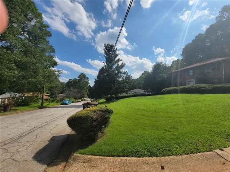 Single-family house For Sale in 4373, Buckingham Circle, Decatur, Georgia