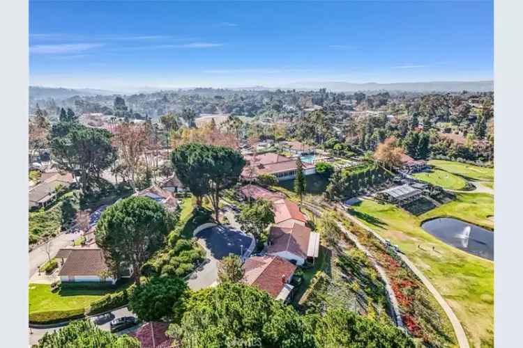 Single-family house For Sale in 27731, Via Alberti, Mission Viejo, California