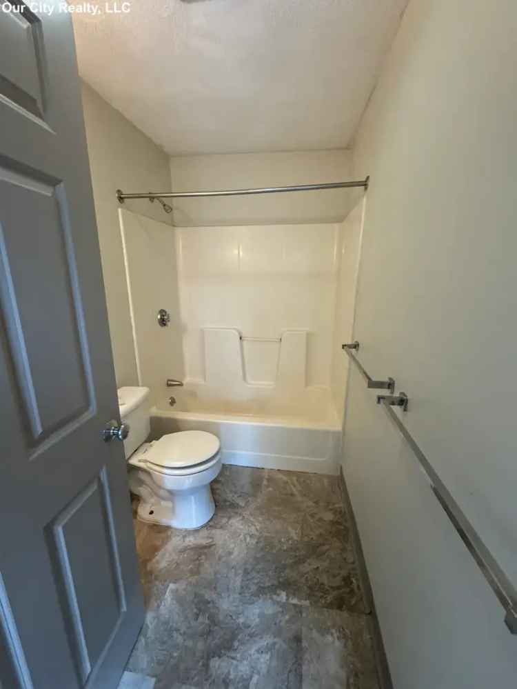 Mid-Cambridge Studio Apartment for Rent - Harvard Square