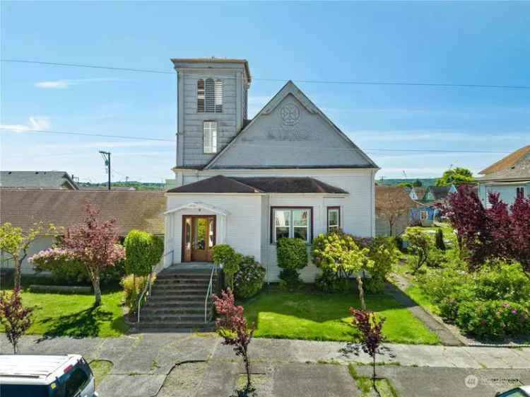 Single-family house For Sale in Centralia, Washington