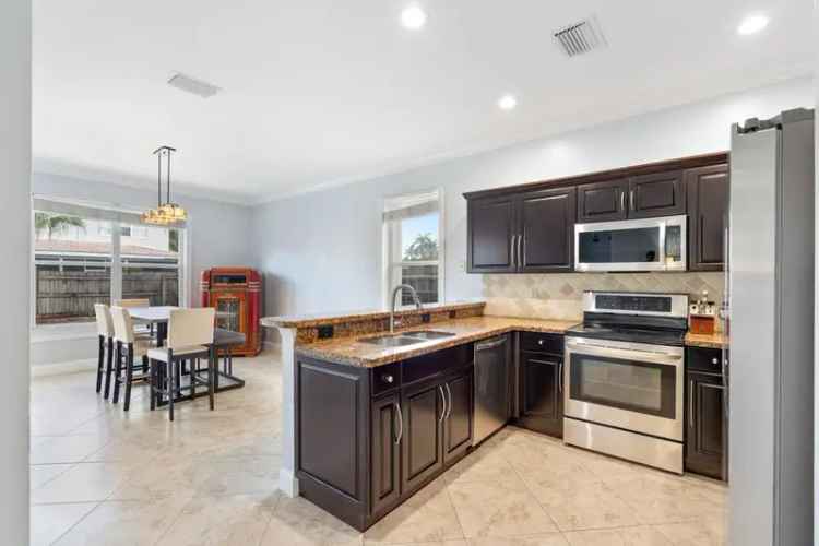 Single-family house For Sale in Boynton Beach, Florida