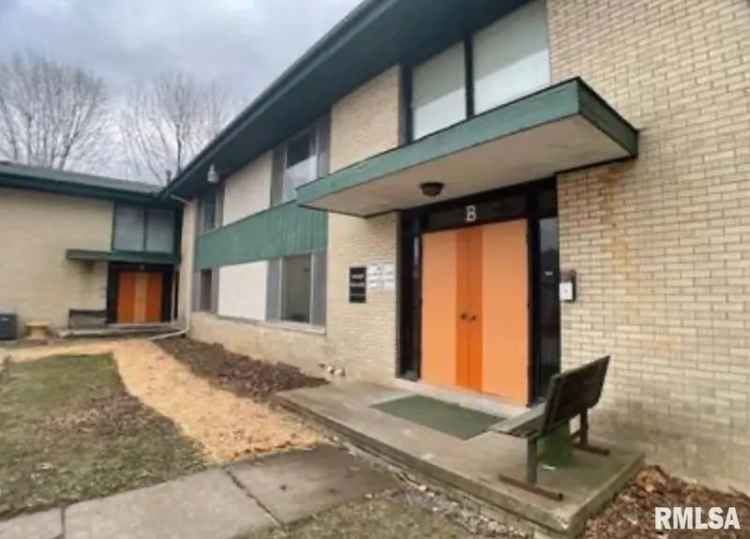 Multi-family house For Sale in 911, North Sheridan Road, Peoria, Illinois