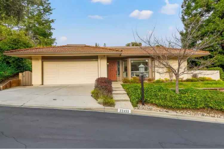 Single-family house For Sale in 22455, Rancho Deep Cliff Drive, Cupertino, California