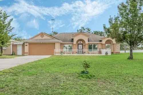 Single-family house For Sale in Wedgefield, Florida