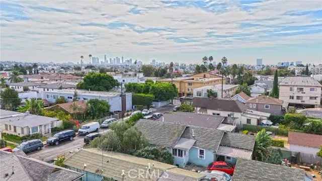 Single-family house For Sale in Los Angeles, California