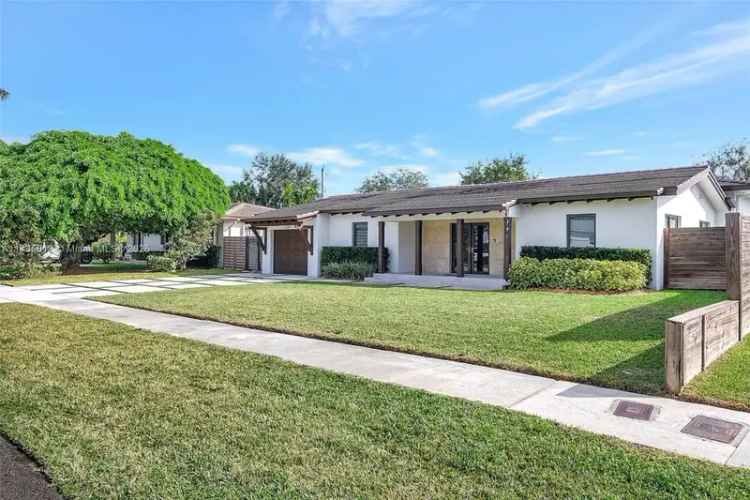 Single-family house For Sale in 8301, Southwest 63rd Place, South Miami, Florida