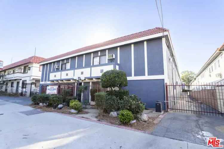 Multi-family house For Sale in 18416, Halsted Street, Los Angeles, California