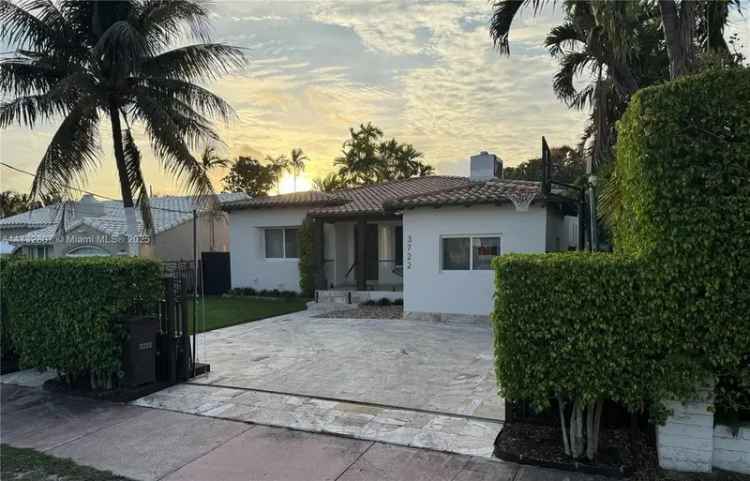 Single-family house For Sale in 3722, Royal Palm Avenue, Miami Beach, Florida