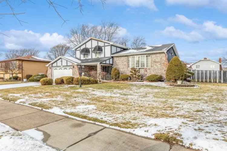 Single-family house For Sale in 1021, Field Street, Hammond, Indiana