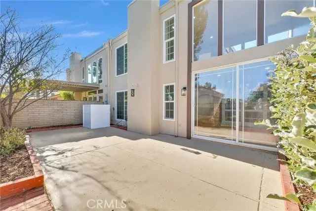 Single-family house For Sale in 18, Meadowsweet Way, Irvine, California