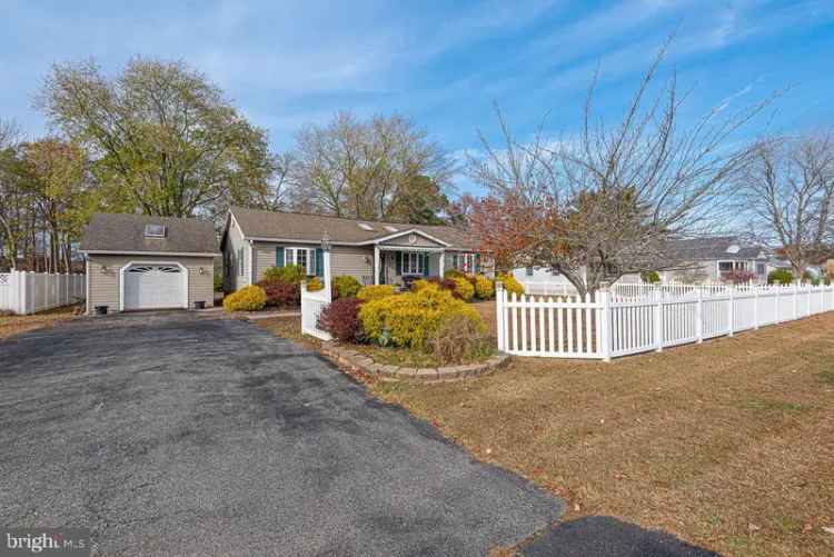 Single-family house For Sale in Ocean View, Delaware