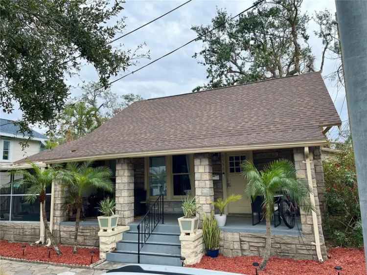 Multi-family house For Sale in 955, Locust Street Northeast, Saint Petersburg, Florida