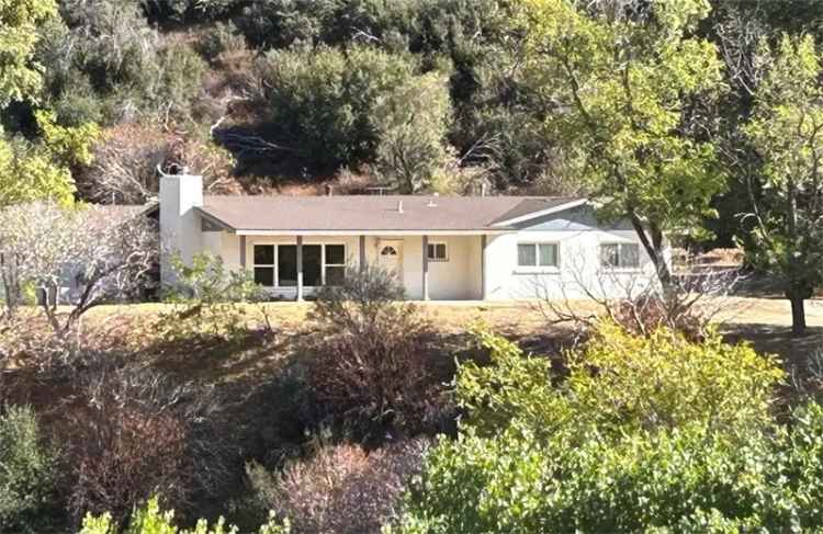 Multi-family house For Sale in Lake Hughes, California