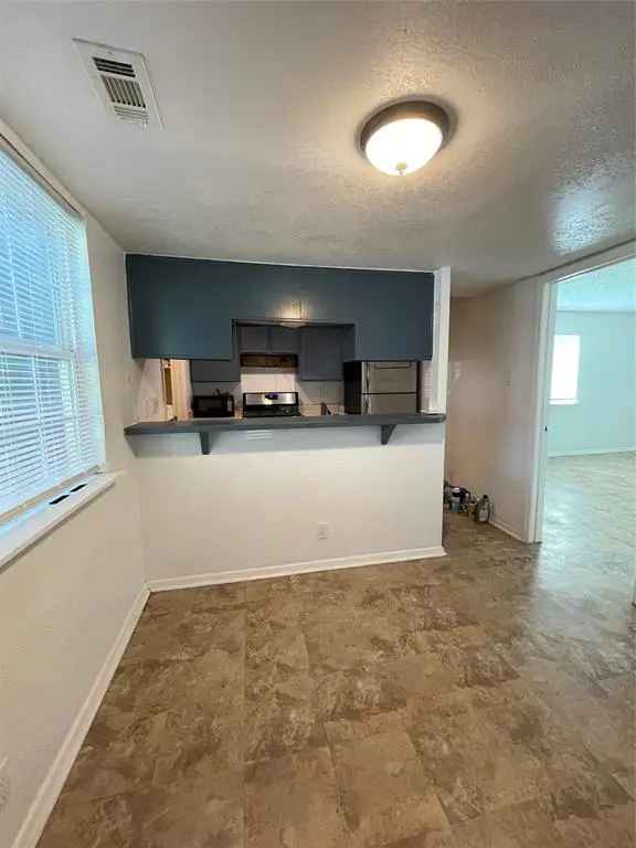 Multi-family house For Rent in 6800, Trendal Lane, Austin, Texas