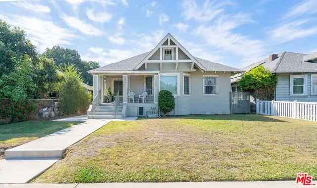 Single-family house For Sale in 2941, South La Salle Avenue, Los Angeles, California