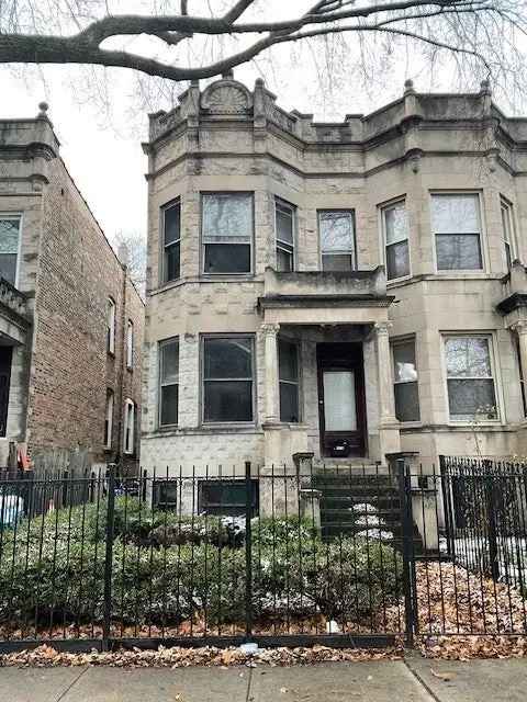 Single-family house For Sale in 5716, South Indiana Avenue, Chicago, Illinois