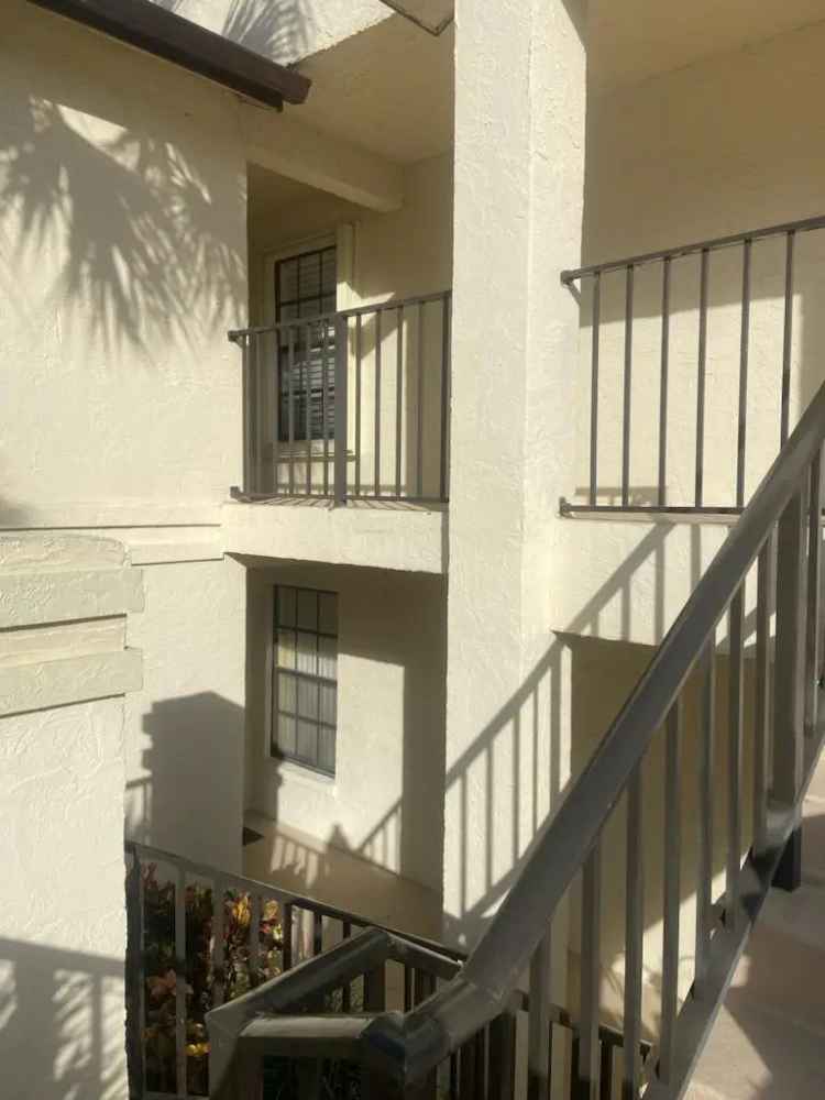 Condo For Sale in Greenacres, Florida