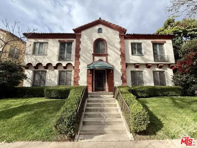 Multi-family house For Sale in 161, North Sycamore Avenue, Los Angeles, California