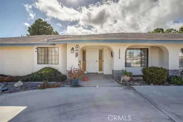 Single-family house For Sale in 13319, Waco Lane, Apple Valley, California