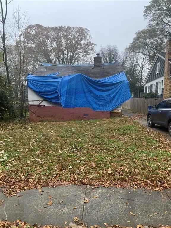 Single-family house For Sale in 1291, Greenwich Street Southwest, Atlanta, Georgia