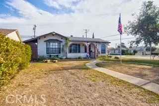 Single-family house For Sale in 300, North Valencia Street, La Habra, California