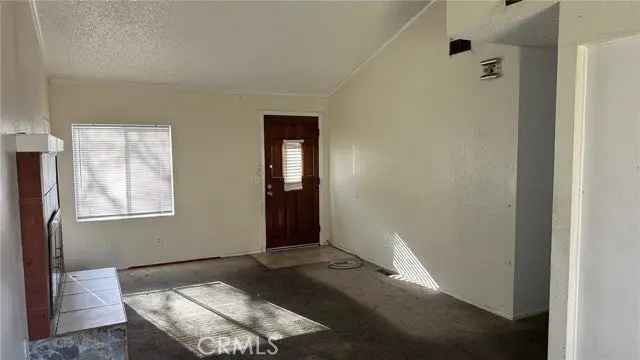 Single-family house For Sale in 2209, Rosewood Avenue, Lancaster, California