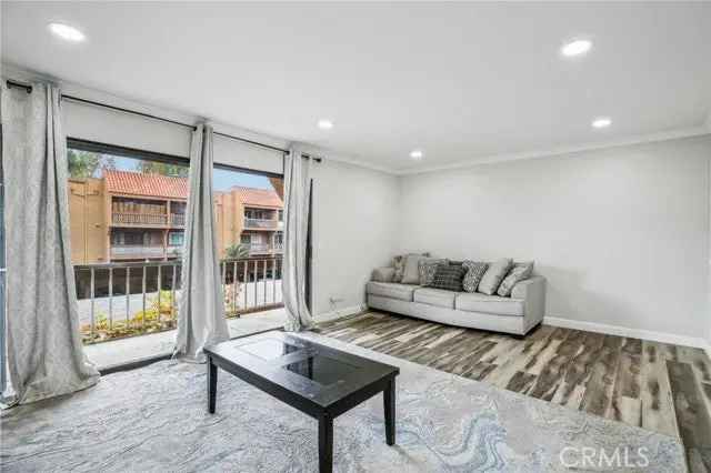 Condo For Sale in 6600, Warner Avenue, Huntington Beach, California